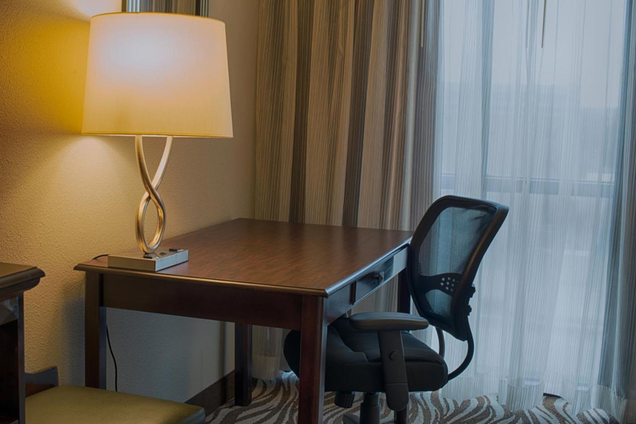 Radisson Hotel Fort Worth North-Fossil Creek 외부 사진